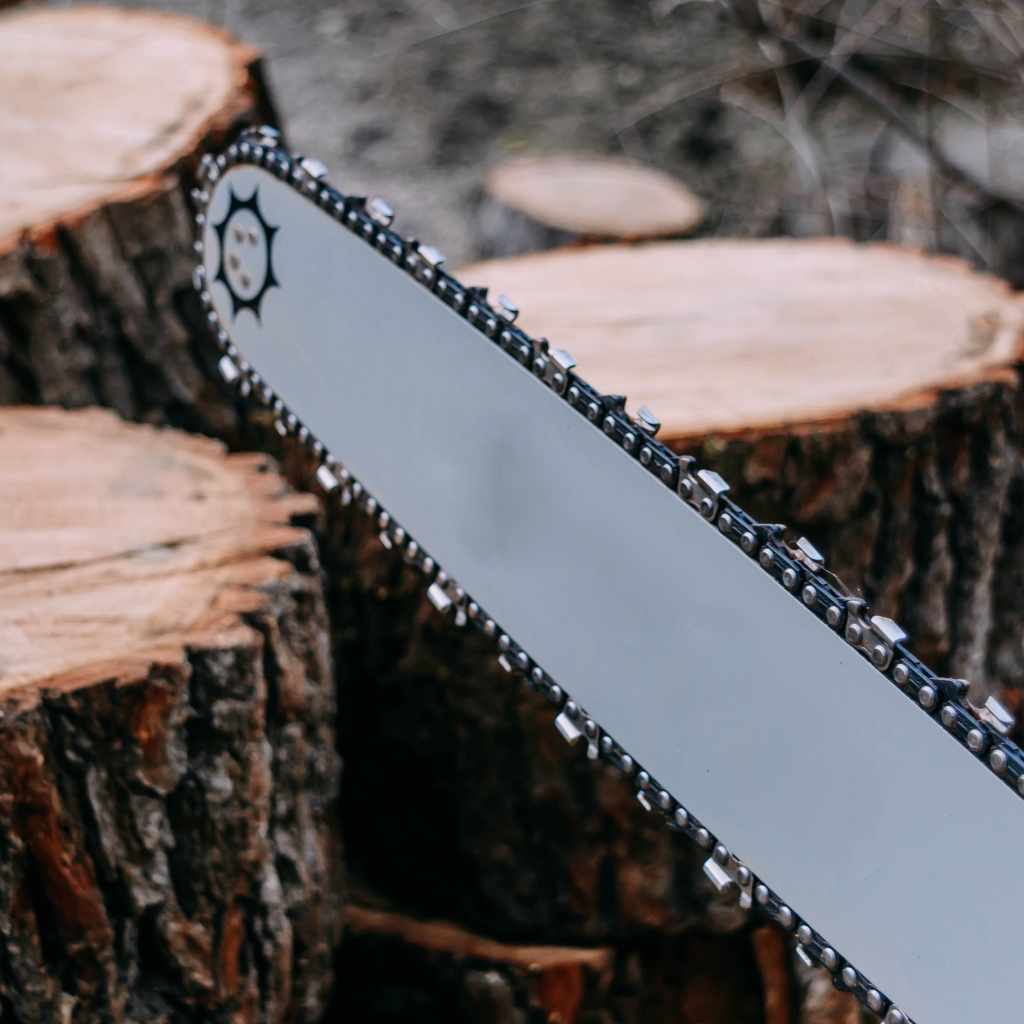 Can You Put a Chainsaw Chain on Backwards